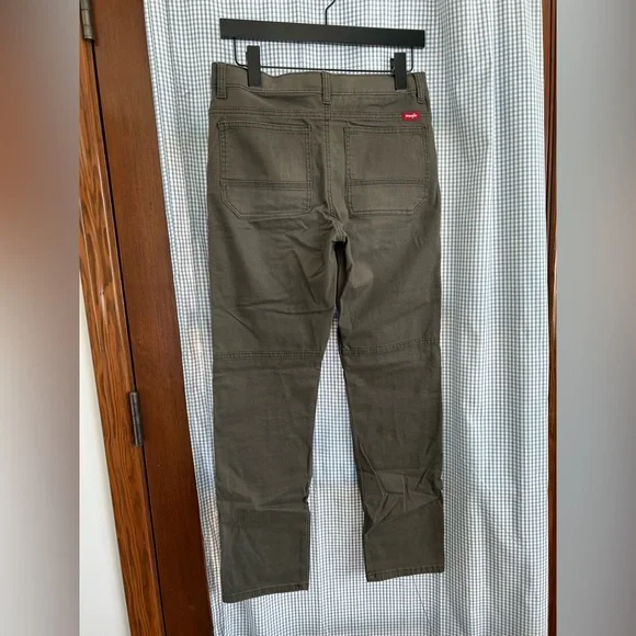 Wrangler Men's Olive Utility Cargo Pants - Dark Olive - Picture 3 of 7